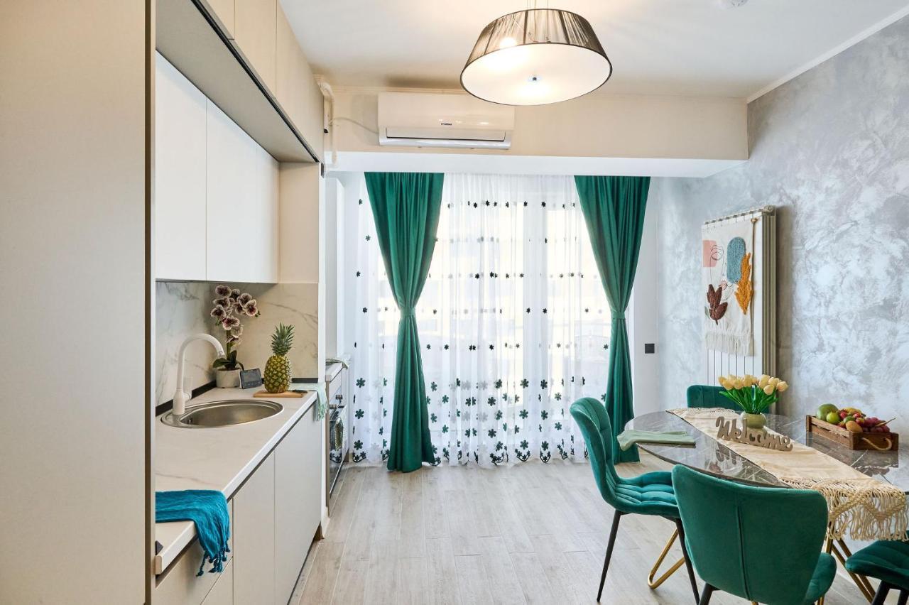 Ademar Luxury Apartment- Spa&Pool Beach Resort Mamaia Eksteriør billede