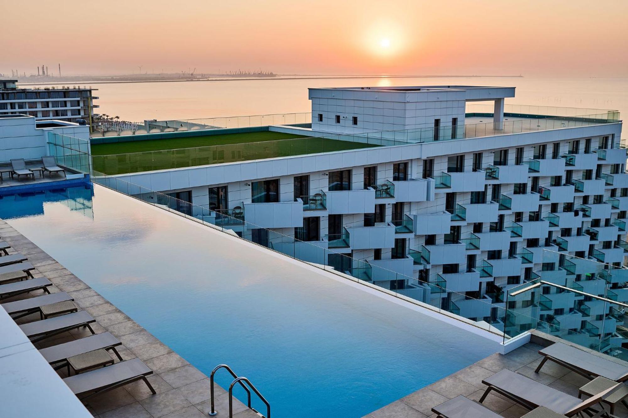 Ademar Luxury Apartment- Spa&Pool Beach Resort Mamaia Eksteriør billede