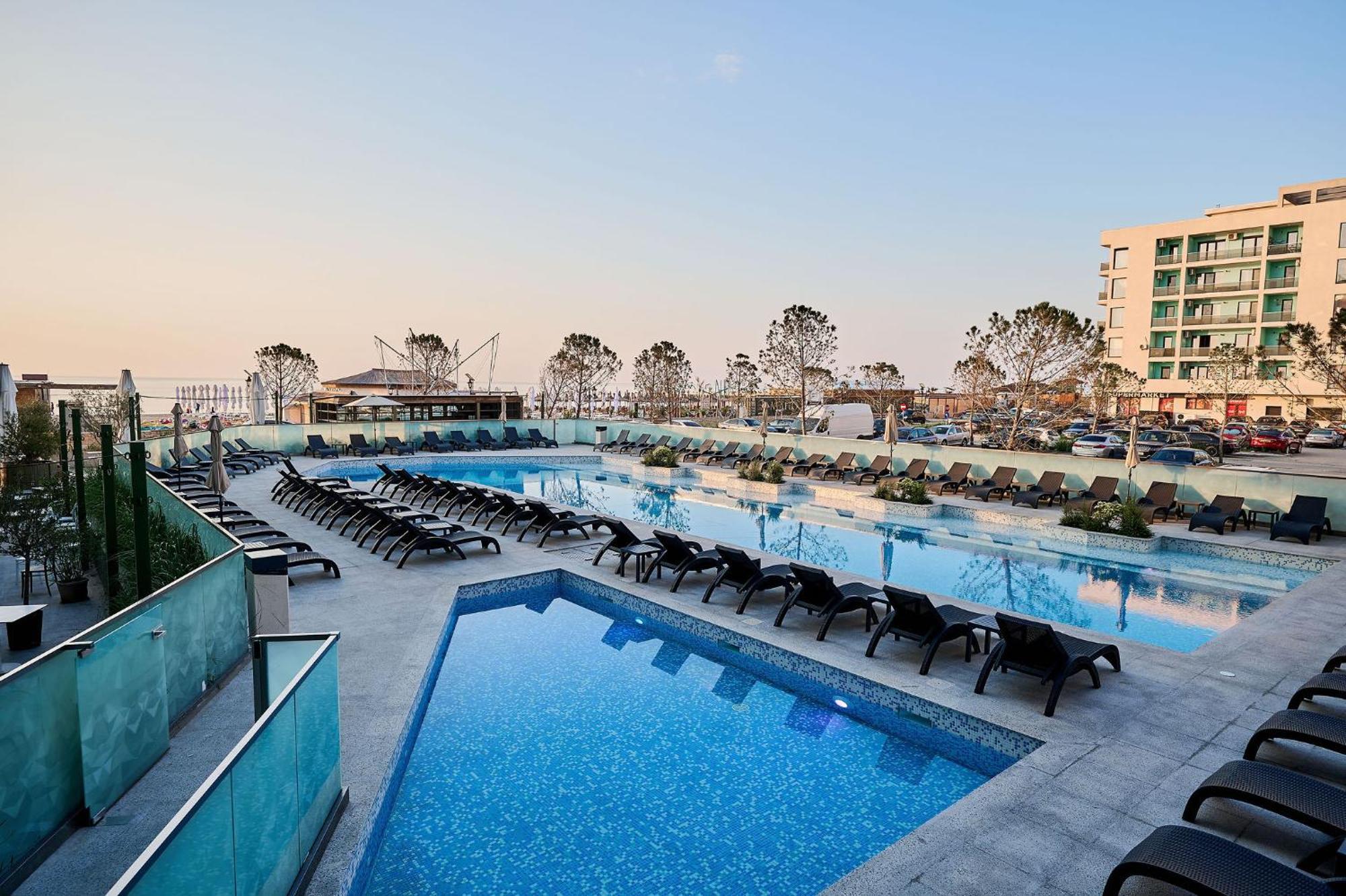 Ademar Luxury Apartment- Spa&Pool Beach Resort Mamaia Eksteriør billede