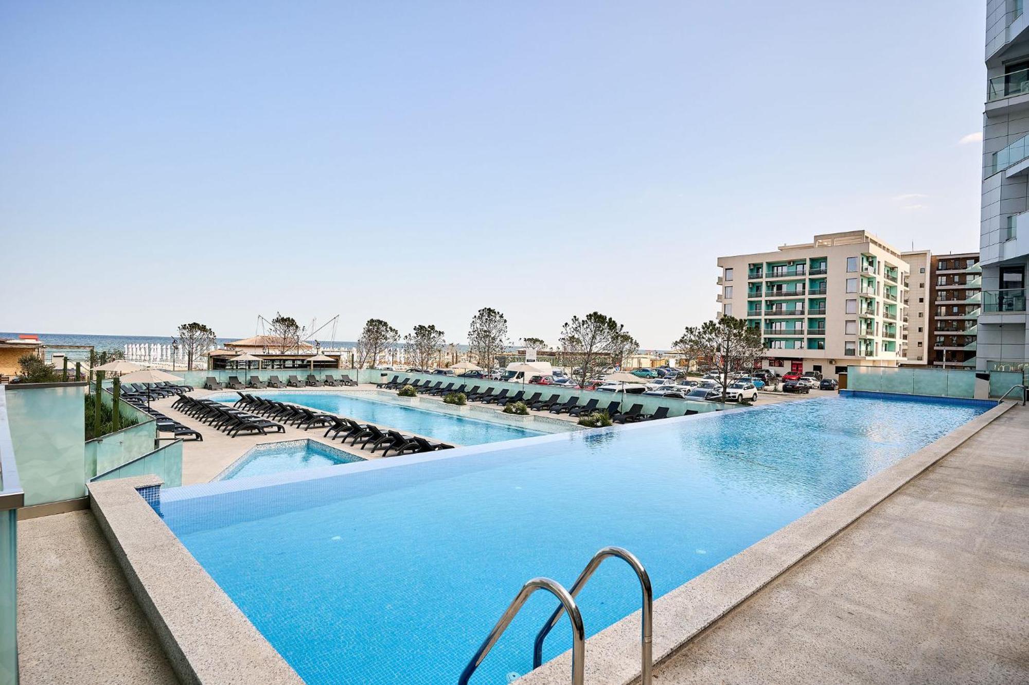 Ademar Luxury Apartment- Spa&Pool Beach Resort Mamaia Eksteriør billede